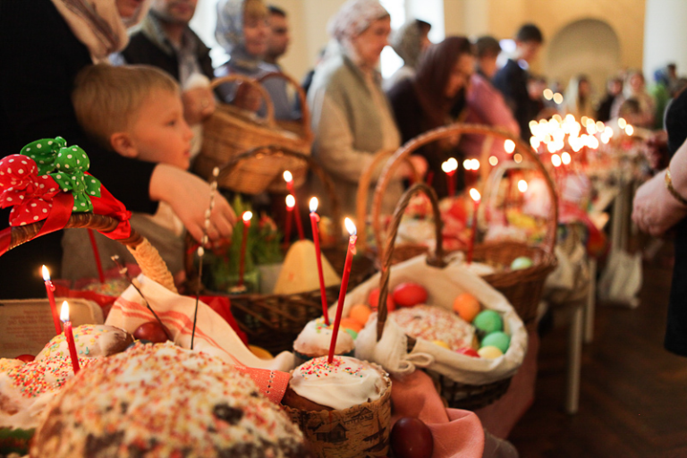 Світле Воскресіння Христове: традиції святкування та підготовка у Полтаві