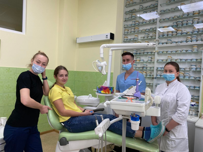 Стоматологія у Полтаві: ціни і послуги